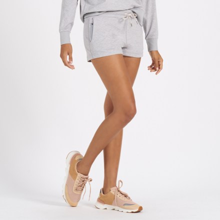 Vuori Halo Performance Shorts - Women's 3