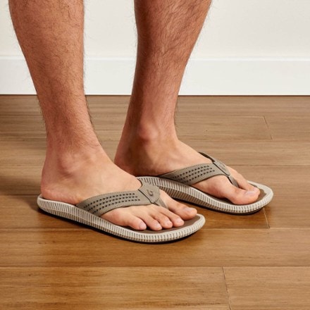 OluKai Ulele Flip-Flops - Men's 3