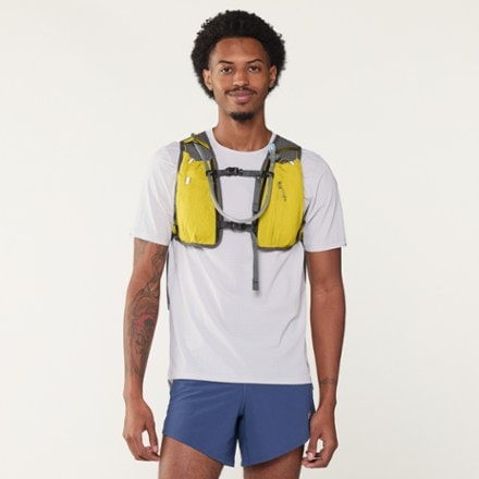 REI Co-op Swiftland 5 Hydration Vest - Men's 1