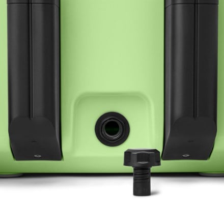 YETI Roadie 32 Wheeled Cooler 6