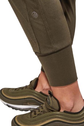 MPG Embrace Slim Jogger Pants - Women's 3