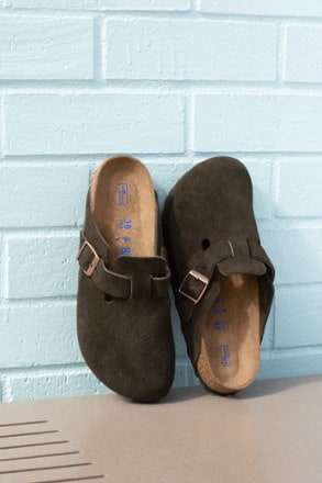 Location Image for Boston Soft Footbed Clogs - Women's