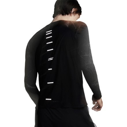 On Performance Long-T Lumos Top - Men's 7
