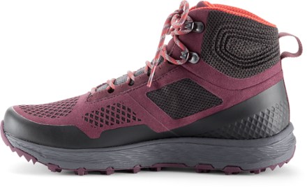 vasque breeze lt mid gtx hiking boots