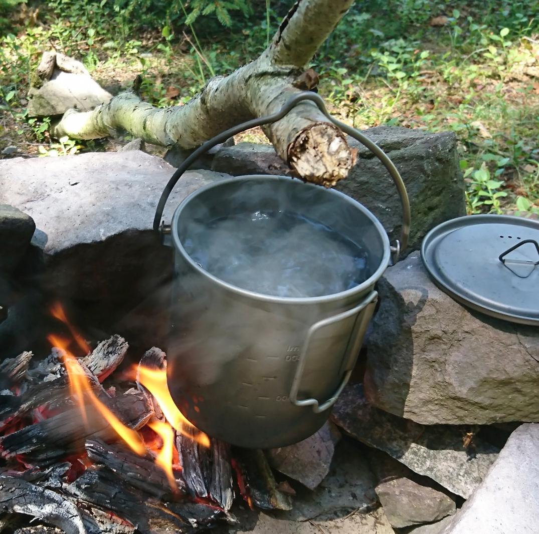 Location Image for Titanium 750 ml Pot with Bail Handle