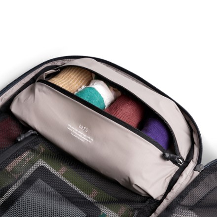 Bellroy Lite Travel Pack 30L 8