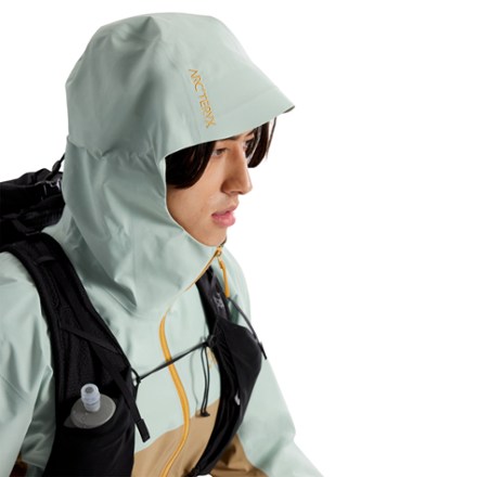 Arc'teryx Beta Jacket - Men's 8