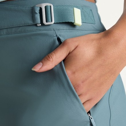 SENIQ Trailmix Hike Shorts - Women's 5