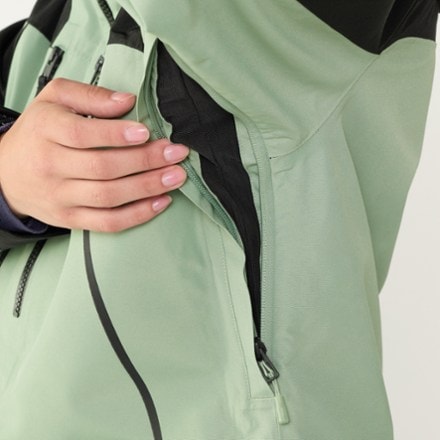 The North Face GTX Hex Jacket - Women's 6