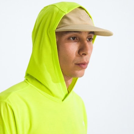 The North Face Adventure Sun Hoodie - Men's 4