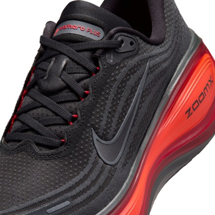 Nike Vomero Plus Road-Running Shoes - Men's 5