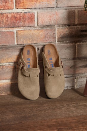 Location Image for Boston Soft Footbed Clogs - Women's