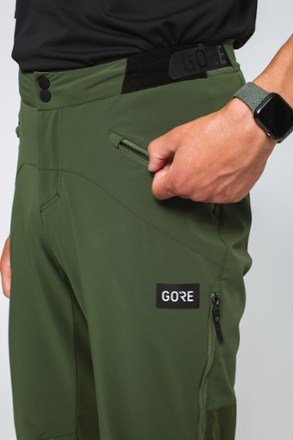 GOREWEAR Fernflow Bike Pants - Men's 9
