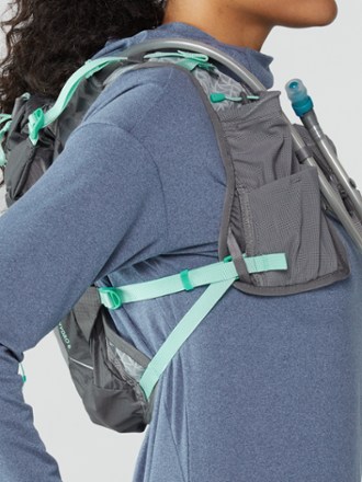 rei hydration pack running