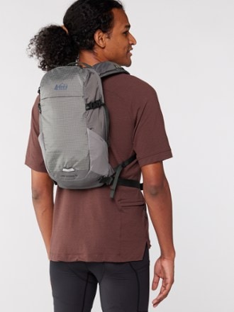 REI Co-op Link 10 L Hydration Pack 1