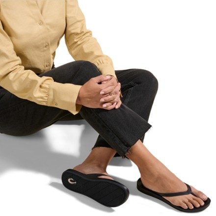 OluKai Lalahi Flip-Flops - Women's 5