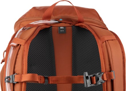 REI Co-op Ruckpack 18 Pack Hydration port & tube routing