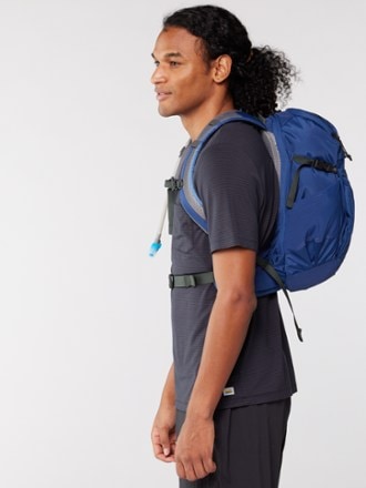 REI Co-op Link 15 L Hydration Pack 2