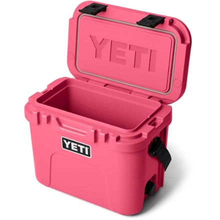 YETI Roadie 15 Hard Cooler 3