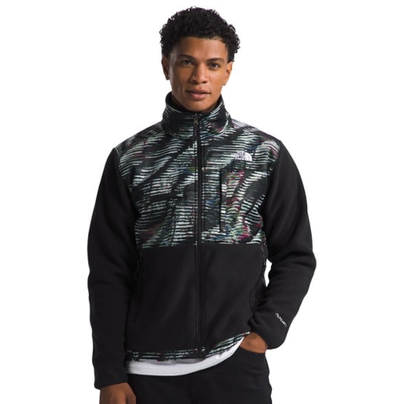 On Body Image of color Tnf Black Beta Flash Print
