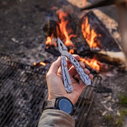 Gerber Suspension NXT Silver Multi-Tool and Paraframe I Silver Folding Knife 9