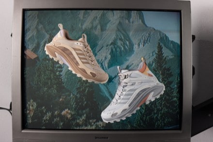 Location Image for Moab Speed 2 Mid GTX Hiking Boots - Women's