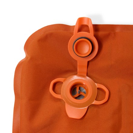 REI Co-op Traverse Insulated Air Pad Air valve