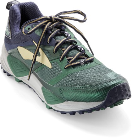 cascadia trail running shoes