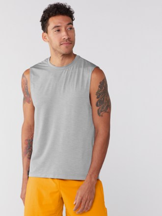 Vuori Zephyr Muscle T-Shirt - Men's 1