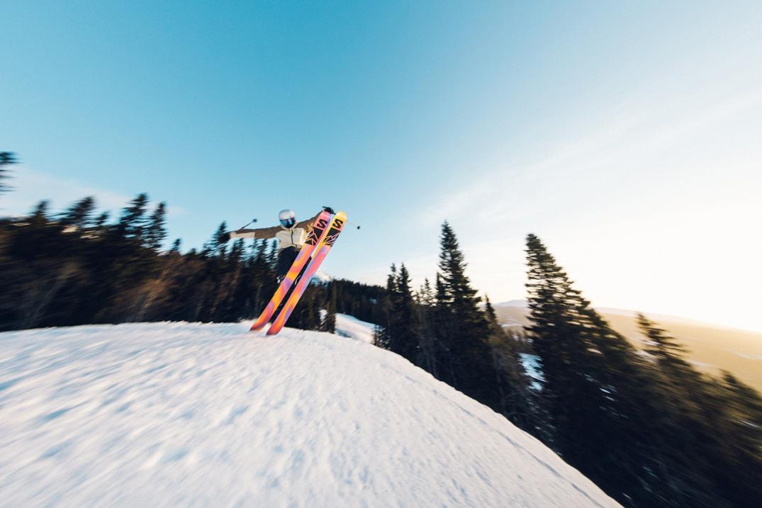 Location Image for QST 106 Skis - Men's - 2024/2025