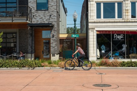 Location Image for CTY 2.1 Step-Through Bike