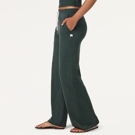 Vuori Halo Essential Wideleg Pants - Women's 4
