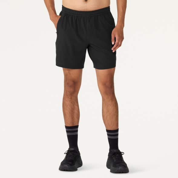 Model info: Height: 6'2" | Waist: 32" | Inseam: 33" | Wearing size: M