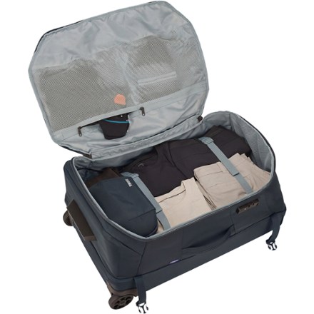 Thule Enroute 90 L Wheeled Duffel 3