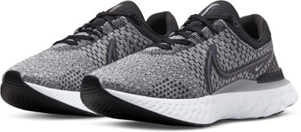 Nike React Infinity Run Flyknit 3 Road-Running Shoes - Men's 2