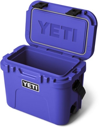 YETI Roadie 15 Cooler 3