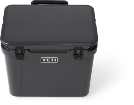 YETI Roadie 60 Wheeled Cooler Interior (Charcoal)