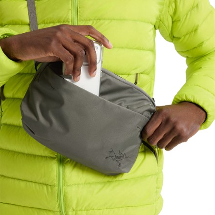 ARC'TERYX Heilad Crossbody グレー Arc'teryx Heliad Crossbody Bag | REI Co-op