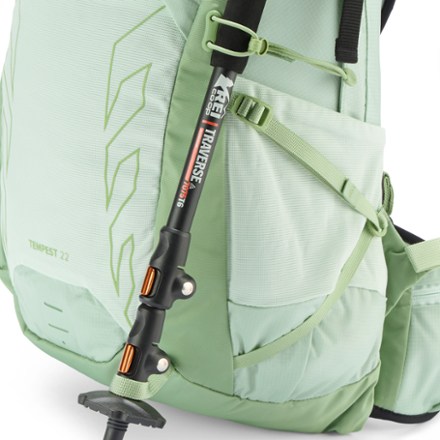 Osprey Tempest 22 Pack - Women's Trekking pole attachments