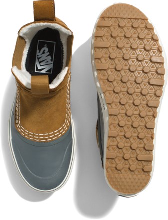 Vans Standard Mid Chelsea Snow MTE Boots - Women's 3
