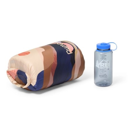 Rumpl The Fleece Puffy Blanket Stuff sack (32 fl oz. bottle not included)