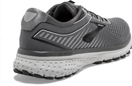 rei ghost 12