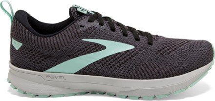 brooks running shoes woman