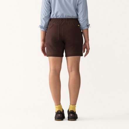 Hikerkind 8-Pocket Shorts - Women's 2