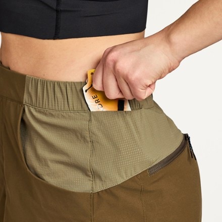 Janji Trekker 4" Shorts - Women's 5