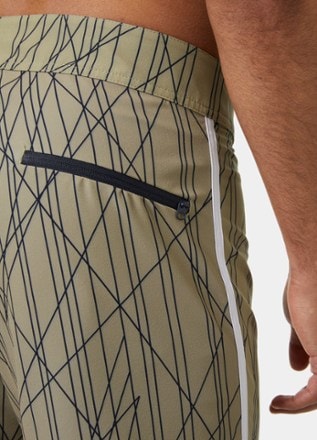 Helly Hansen HP Curve 7" Board Shorts - Men's 5