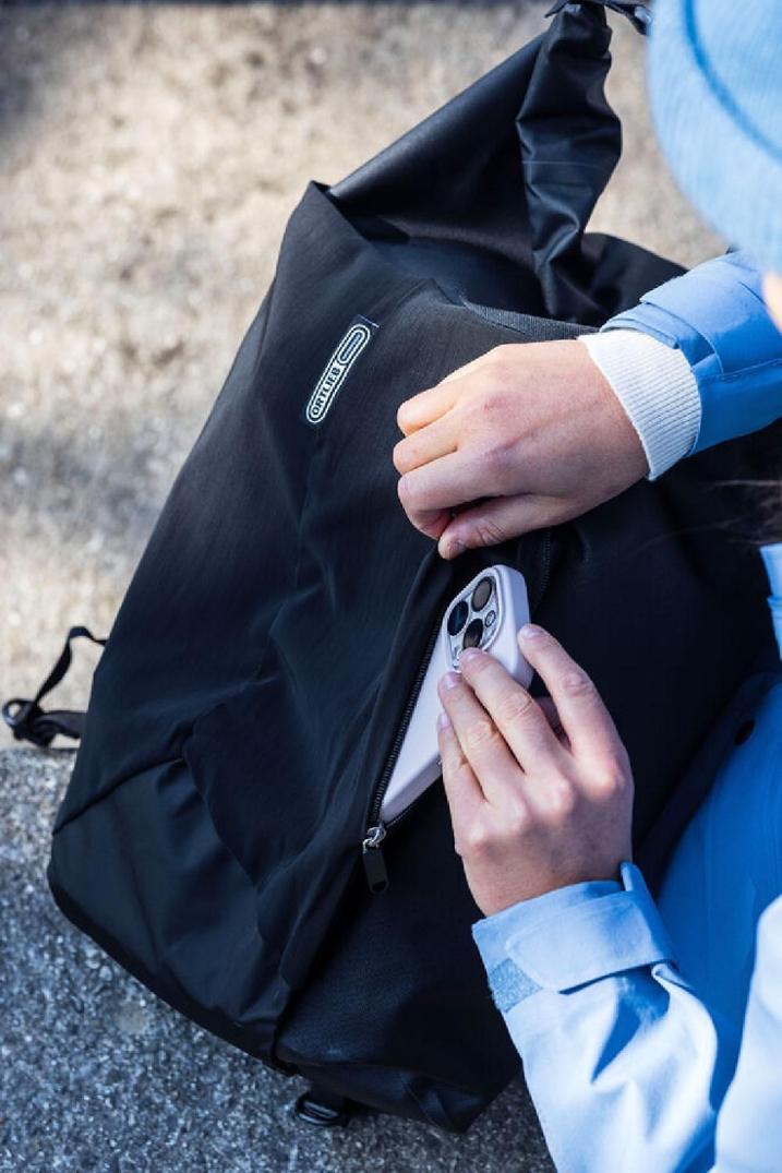 Location Image for Vario Lite Pannier - 22L - Single