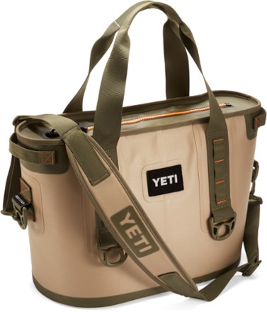 First Look at the Yeti Hopper 20 Soft Cooler Bag 