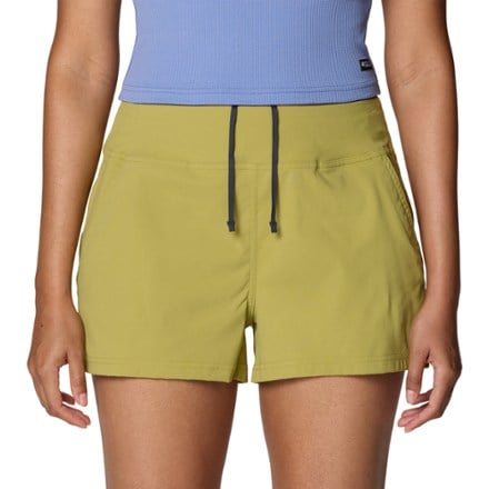 Mountain Hardwear Dynama 3" Shorts - Women's 1