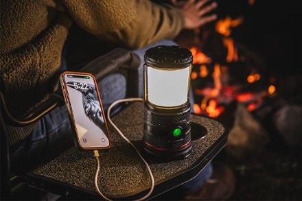 Coast EAL35R 1,000-Lumen Voice Control Rechargeable Lantern 9